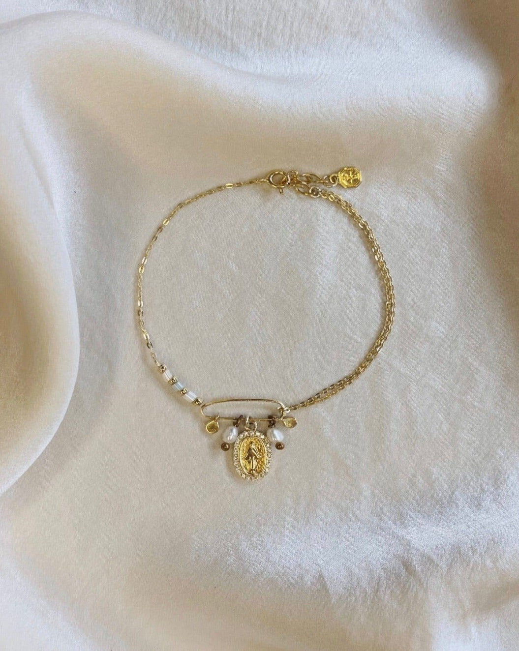 white  virgin mary  stunning  simple  pendant  pearls  mother-of-pearl  medal  meaningful  jewelry  jewellery  gold  cute  chic  charm  bracelets  bracelet  bijoux  beads