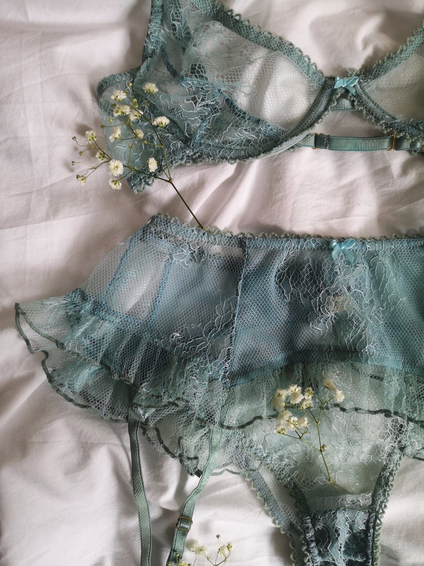 white  underwear  tulle  stunning  soft  smooth  simple  sheer  sexy  set  ruffles  panties  nouveauté  lingerie  light  lace  green  glamorous  favorie  ensembles  ensemble  elegant  cute  comfortable  chic  bralette  bra  boho  black  almond