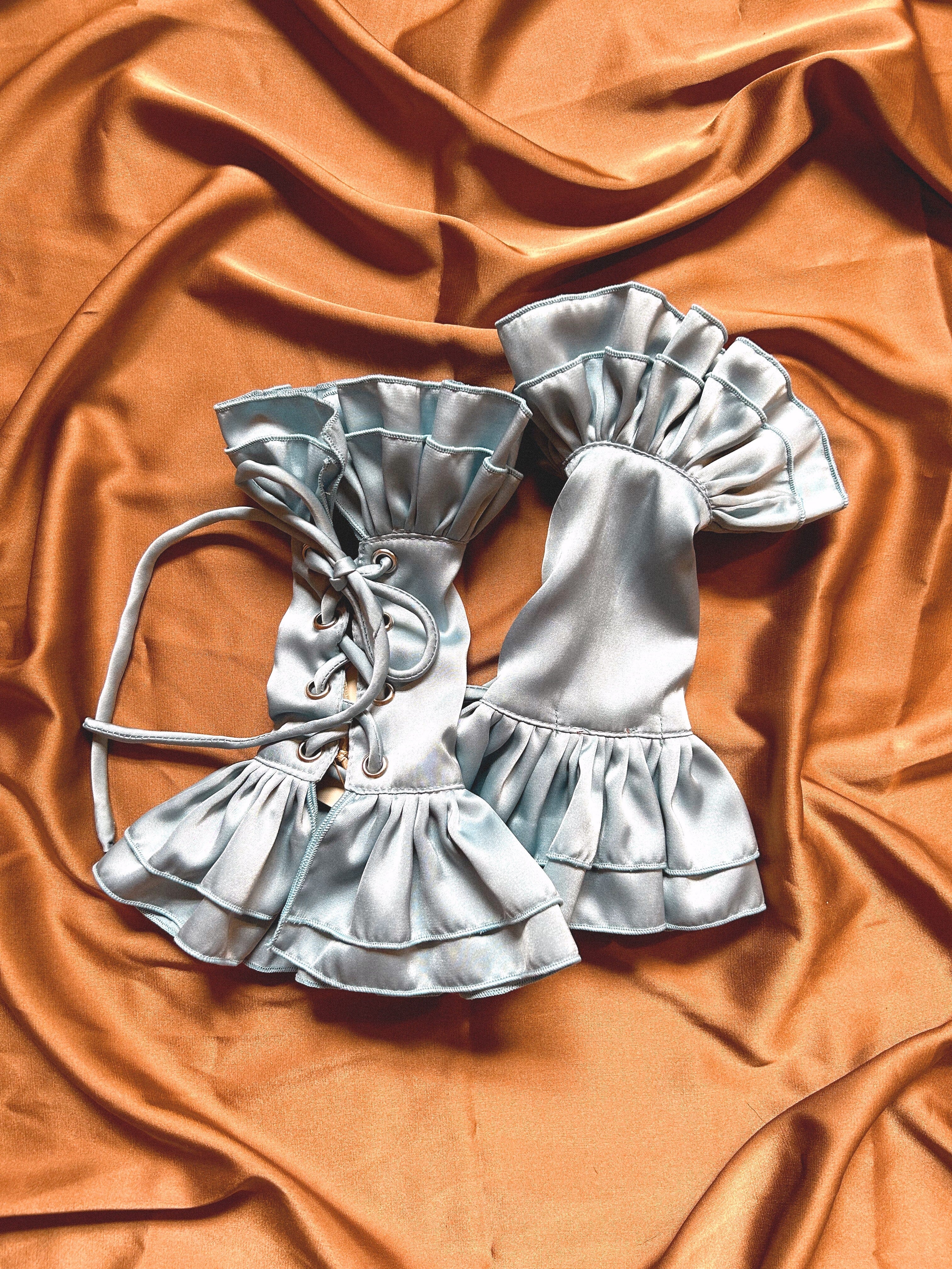 manchettes chic sexy glamour glamorous accessories silk satin feminine cuffs