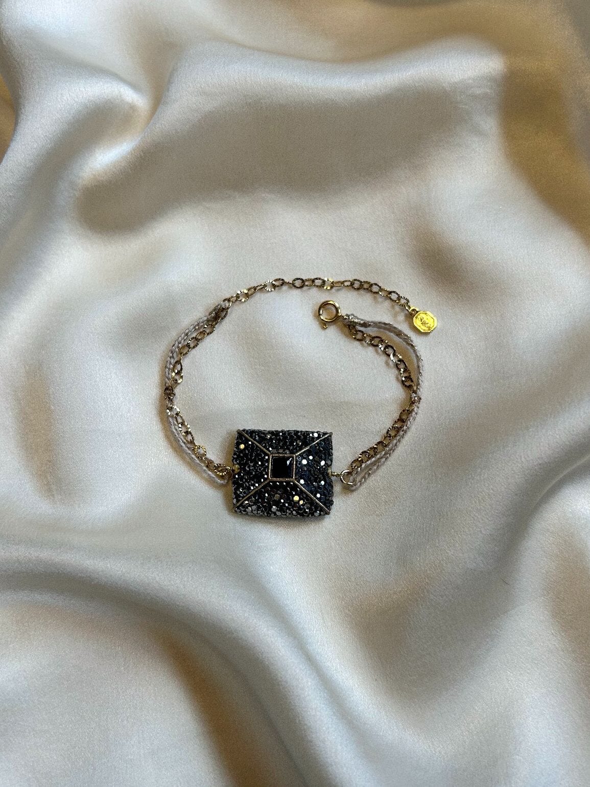 #bracelet #chic #pierre #perles #gold #bijoux #black #shine #glamour #jelwery #jewellery #woman #sexy 